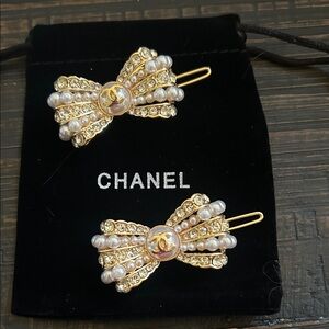 CHANEL gold and pearl bow hair clips